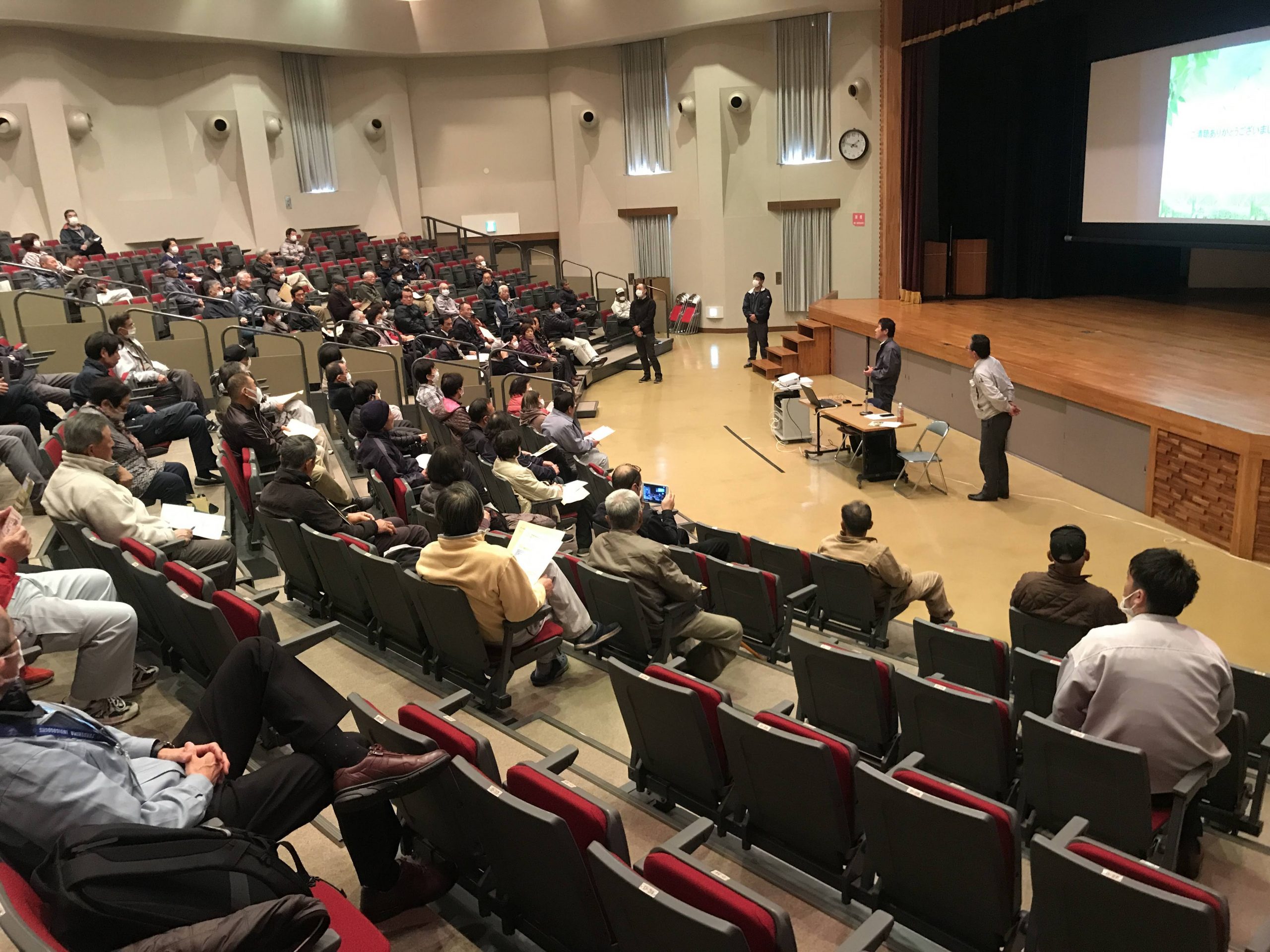 制度説明会を開催しました（勝浦町）